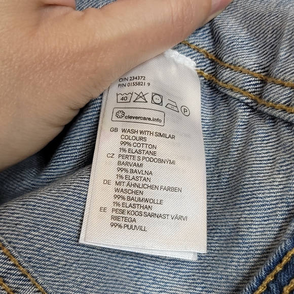 H&M Size 2 Medium Wash Jean Jacket - Picture 5 of 6